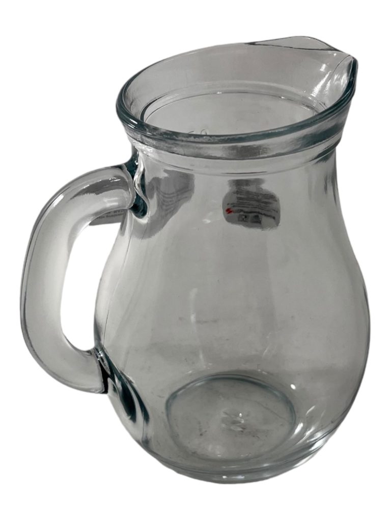 Baždareni stakleni bokal zapremnine 0,5 L s mjernim oznakama