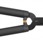 FISKARS SingleStep škare za živicu s valovitom oštricom duljine 580 mm