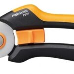 FISKARS Solid P321 mimoilazne vrtne škare s čeličnom oštricom i FiberComp ručkama