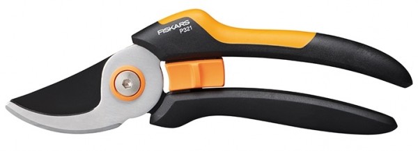 FISKARS škare vrtne mimoilazne Solid P321 1057162 FPP FISKARS Solid P321 mimoilazne vrtne škare s čeličnom oštricom i FiberComp ručkama