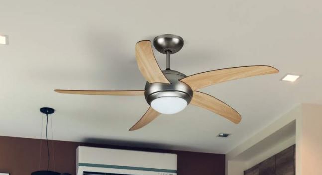 V-TAC Ventilator s LED s osvjetljenjem i daljinskim upravljačem 2xE27, 60W AC motor 7916 V-TAC Ventilator s LED s osvjetljenjem i daljinskim upravljačem 2xE27, 60W AC motor 7916 - Slika 1